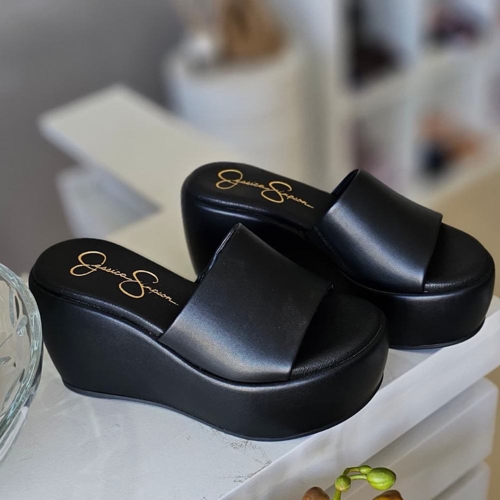 Jessica Simpson Black Platform Slides